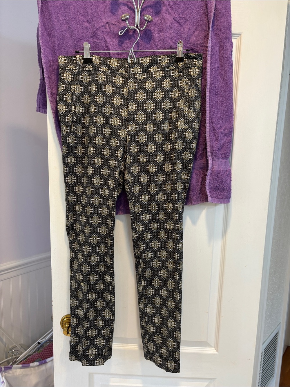 Zara Black & Cream Patterned Skinny Ponte Pants